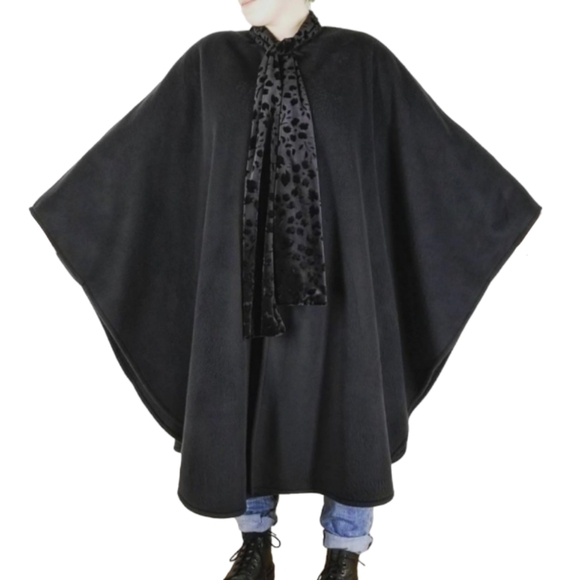 Black Cape Coat Vintage Retro 90s Velvet Burnout Collar Long Emo Goth Cape OSFM - Picture 1 of 9